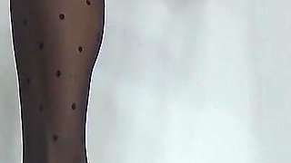 Pissing Babe in Nylon