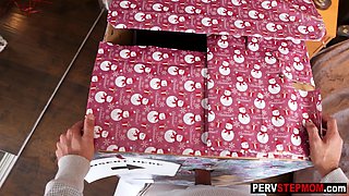 Blaire Johnson prepared a cock sucking box