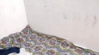 Muslim ghar me ghus kar jabar dasti chut mari