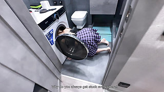 Stepsister Fucked while Stuck! - She Begged to Be Fucked Again and Filled With Cum in Her Mouth 💦