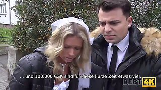 Debt4k. der bräutigam beobachtet, wie seine braut xxx mit einem anderen mann hat
