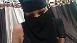 Hot Muslim Step Sister Dearshivani Gives Blowjob in Hijab - Desi Homemade Sex