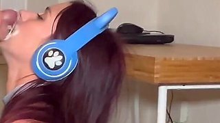 Babyfantasy83 - Un Geek Me Baise Sur Son Bureau Et Me Recouvre Le Visage De Sperme