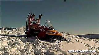 Sos: Sex On Snow