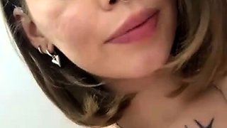 Shy_priincess masturbates in public toilet