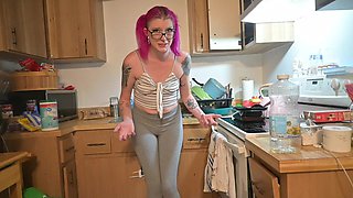 Housework Pee Desperation