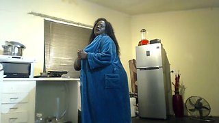 SSBBW Moans and Masturbates with a Vibrator