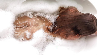 Amazing Amateur Couple Sex - Cutie Gets a Powerful Creampie After a Hot Bath!