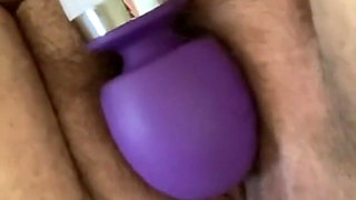 Bbwbootyful pleaseing my pussy with electric wand