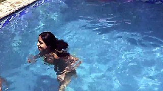 julia de lucia-dripping wet pool session