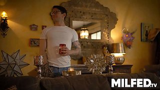 Stepmom gets crazy during the massage – milfed