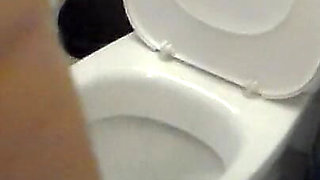 Jen Is Peeing in the Toilet