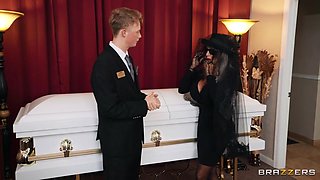 Burying The Dick 10 Inch Deep With Sally D'angelo, Jimmy Michaels - Brazzers