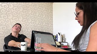 Kiffa Is an Office Worker