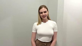MY NEW UPSTAIRS NEIGHBOR TURNED OUT TO BE A WHORE AND SPREAD HER LEGS IN THE HALLWAY - PUBLIC SEX
