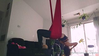 Glamour amateur striptease