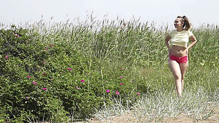 Log Lookout by Got2Pee where girls come to piss