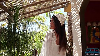 Petite Asian teenage Hannah Le gets naked