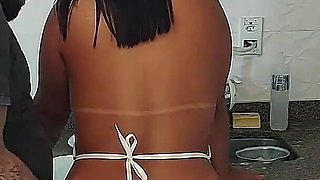 Surprise F*ck: My Horniness for the Maid in an Apron Exploded in the Kitchen!