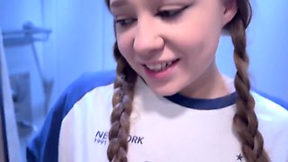 Helped Montanasvibe Carry Her Things On The Train, Then Fucked Her In The Toilet