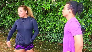 Jogging ends with a great portion of orgasm for a sex-starved couple