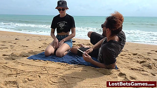 David and Kelly Tantalizing Game of Strip Tic-tac-toe