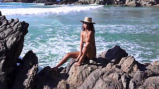 Latina hottie posing nude at the beach