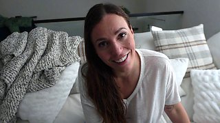 Slutty amateur flashing her big boobs in the backseat