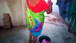 Tamil - Dress Washing Housewife Aunty Sex