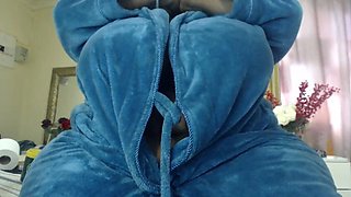 Ebony BBW Masturbating and Shaking Her Big Booty