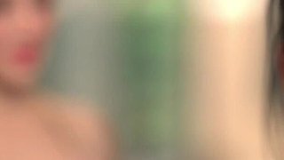 Adored Marriage - V0.9 - Evelyn's High School Friend, Brandon Gave Her a Massage