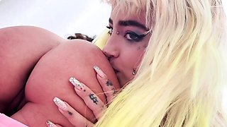 Olivia Ryder Blonde Blowjob Brunette Car Handjob