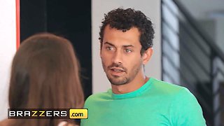 Brazzers - bella roland brings over muffins and leaves with a hard anal banging from her neighbor