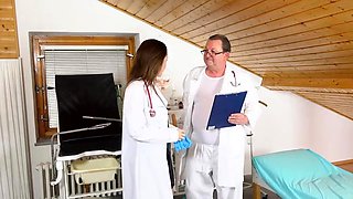 MatureGynoExam Nina And Di Devi