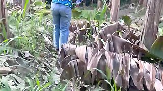 Encuentro A Campesina Mujer Del Vecino En La Carretera Y Me Chupa La Verga Con Tragada De Semen A Cambio De Un Celular Nuevo 10 Min