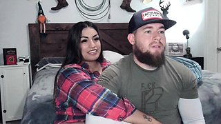 Webcam skinny brunette plays her squirt pussy