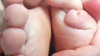 My Stepsister Tries Out What It's Like to Wear Japanese Tabi Socks and Then Plays with Her Feet and Toes