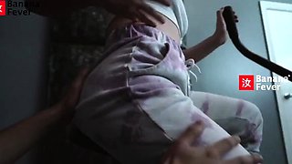 Lindsay Lee - Fitness Coach Sell Gym Membership by Flexing