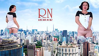 Giantess Regina Noir confidently struts through the city without underwear, towering like King Kong!