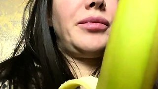 Webcam milf with breast milk live hardcore masturbate