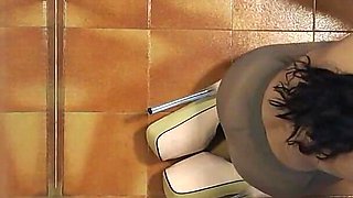 MILF in Pantyhose and High Heels Gives a Blowjob on Her Knees with Cum Swallowing
