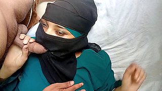 Stunning Muslim girl Dearshivani loves giving head