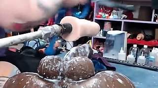 Big ass fetish ho toys her aching big ass hard