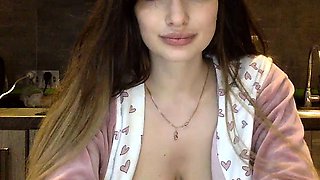 babe foxycleopatraxxx flashing boobs on live webcam