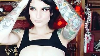 Big boobs milf masturbates with her dildo