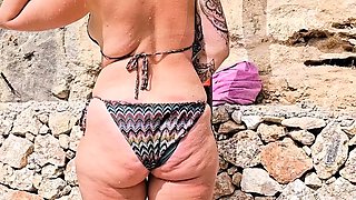 Amateur Chick Ass Shaking In Panties