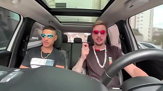 Peguei Uma Carona Com Um Amigo E Ele Acabou Me Comendo No Carro E Gozando Na Minha Cara. - Free 4 Min With Bruno Zl