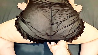 Mahsaaxx gives an incredible footjob as a sultry Persian milf