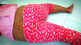 I Fuck My Big Ass Roommate When She Come to Office and Rest on Floor & She Seduces Me by Swinging Her Sexy Body