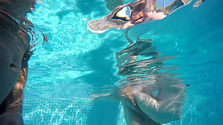 Julia Have Sex! Poolparty!